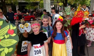 image-deb1d804c2e78f36475b38ee073c03b1e2ef554f92e80c3daac44f340e42fd5a-V