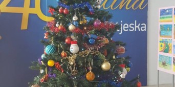 NOVOGODIŠNJA ATMOSFERA U ŠKOLI