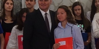 Predsjednik Skupštine uručio sertifikat našoj učenici Mirji Gegović