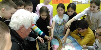 Gost na času-majstor pletenja pruća