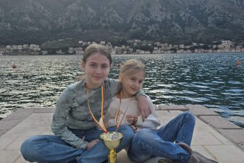 Dorotea i Dimitra blistaju