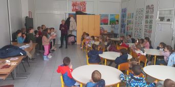 Čarolija knjiga i osmijeha – u gostima mali prijatelji iz V.J. „Pčelica“