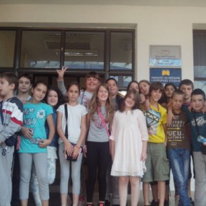 Učenici VII razreda su gledali predstavu “Ptice bez granica” u KIC Budo Tomović