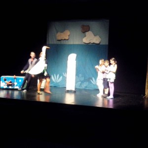 Učenici VII razreda su gledali predstavu “Ptice bez granica” u KIC Budo Tomović